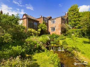 Rear- click for photo gallery